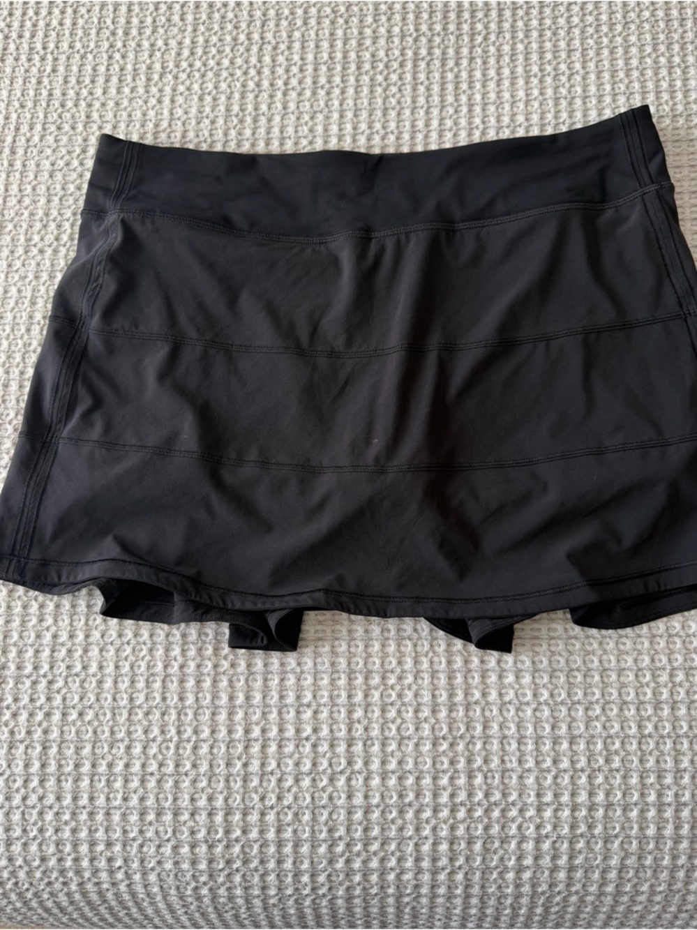 lululemon Pace Rival Mid Rise Skirt in Black. - Picture 3 of 7